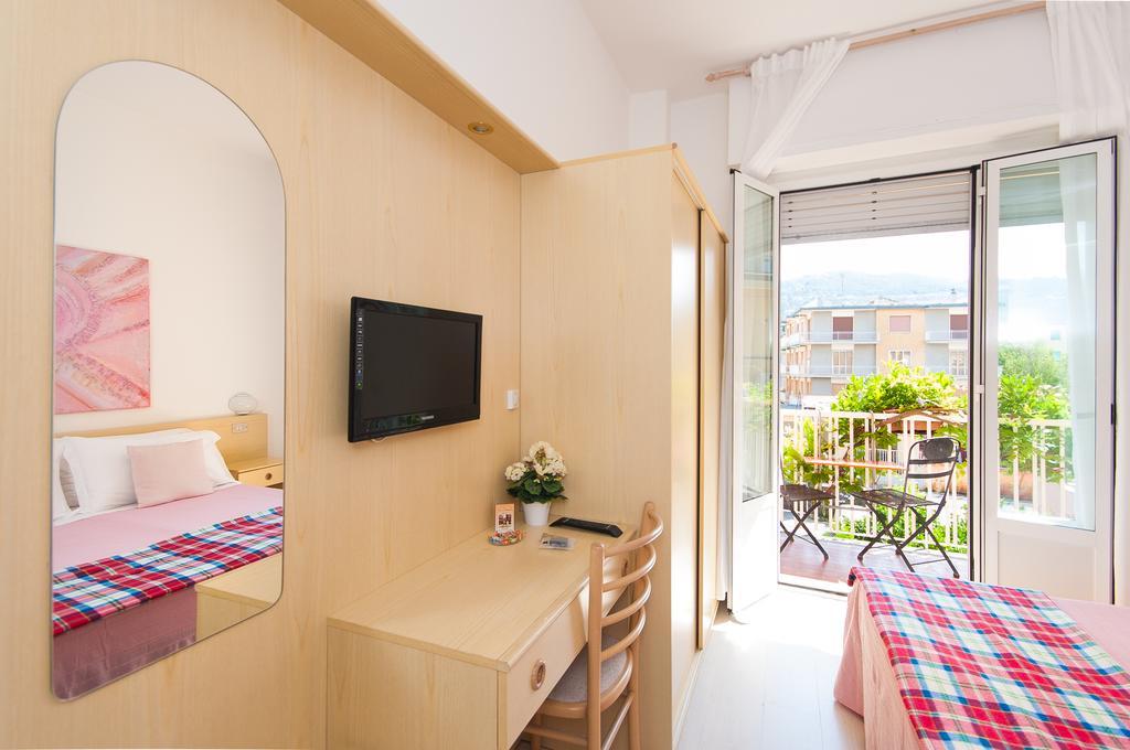 Hotel Giongo Spotorno Zewnętrze zdjęcie
