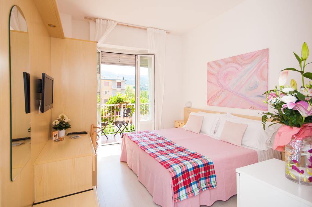 Hotel Giongo Spotorno Zewnętrze zdjęcie